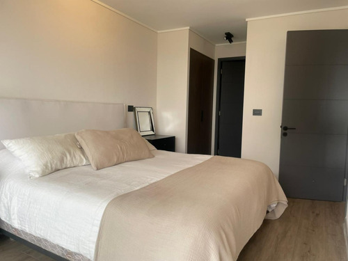 Se Vende Moderno Y Luminoso Departamento, Dos Años De Uso.