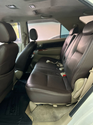 Toyota Hilux SW4 3.0 Srv 7l 4x4 Aut. 5p