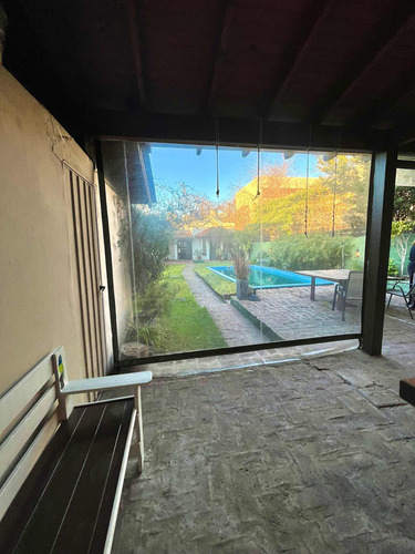 Hermosa Propiedad Al Estilo Colonial Con Excelente Ubicación