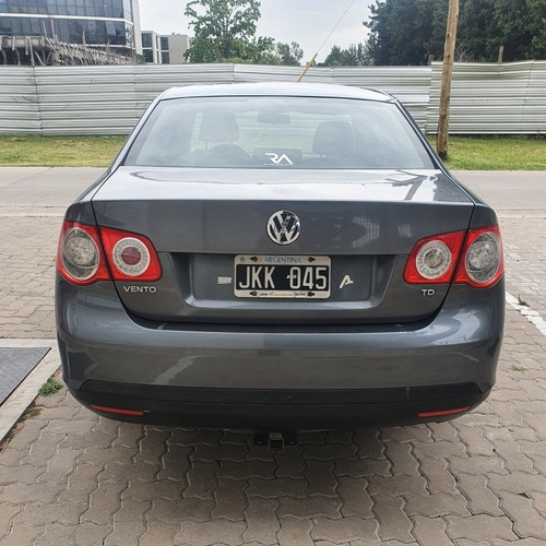 Volkswagen Vento 1.9 I Advance 2010