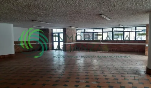 Local En Arriendo En Centro. Cod A676