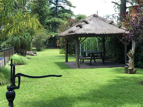 Imagen 15 de 30 de Casa Quinta Sobre Parque De 1834 M2 - El Trébol