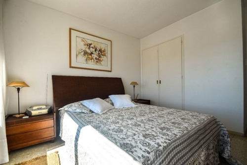 Venta De Apartamento 1 Dormitorio Y Medio En Península