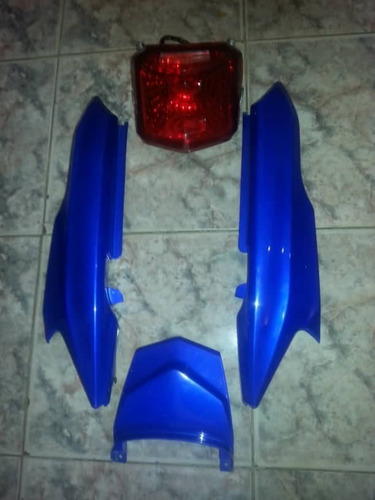 Imagen 2 de 3 de Tapas De Arsen Ii Laterales Traceras Con Faro Incluido