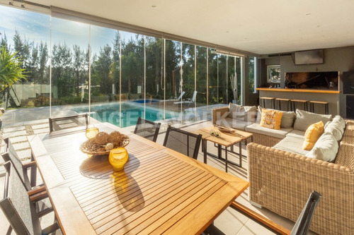Imagen 5 de 15 de Espectacular Casa En Alquiler En Barrio Privado