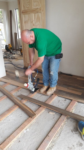 Imagen 8 de 10 de Instalacion,lijado Y Pulido Pisos De Madera Equipo 0 Polvo.