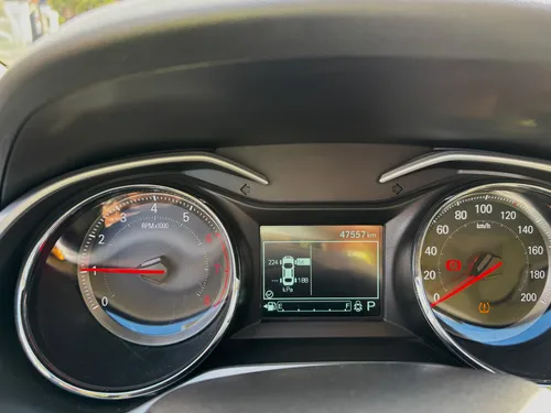 Chevrolet Onix 1.0T Premier Sedan At