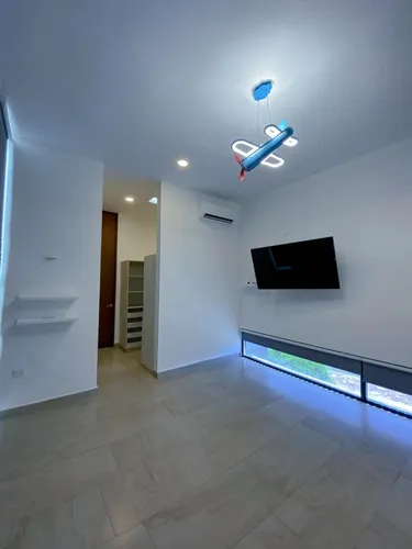 Residencia Con Domótica Y Paneles Solares En Montebello