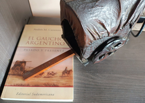 Carreta Antigua Adorno Gauchesco Con Libro De Regalo (Usado)