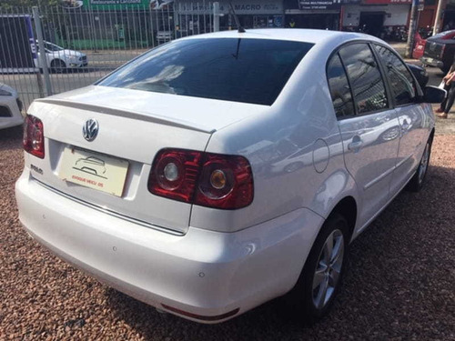 Volkswagen Polo Sedan 1.6 8v(comfort.)(totalflex) 4p