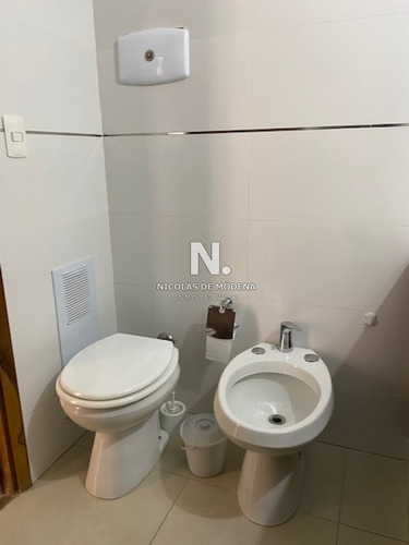 Apartamento En Playa Mansa A 1 Cuadra Del Mar Y A Dos De La Playa Brava-ref:556