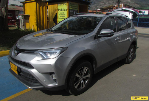 Toyota RAV4 2.0 Street