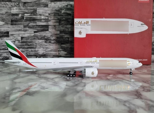 Avion B777-300er Emirates Escala 1:200 Gemini Jets