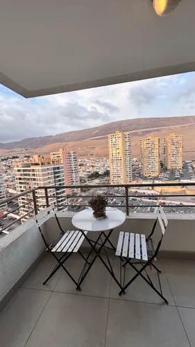 Bello Depto En Condominio Altos De Huayquique; 1d/1b + Est.