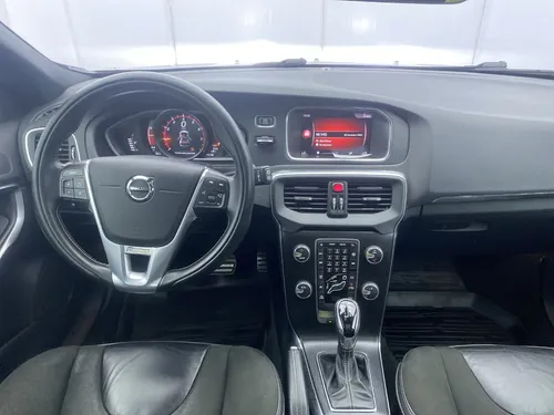 Volvo V40 2.0 T4 Drive-E R-DESIGN AT
