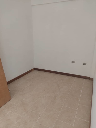 Imagen 5 de 12 de Townhouse En Obra Blanca En Santa Cruz, San Diego Con Pozo