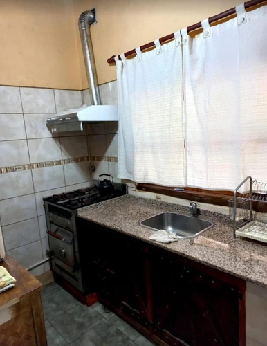 Casa En Venta - 4 Dormitorios 2 Baños - Cocheras - 2.000mts2 - San Rafael