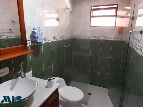 Casa Amplia En Sector Tranquilo(mls#242432)