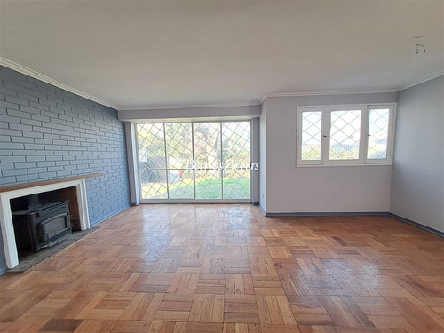 Casa Venta 3 Dorm. 2 Baños, Servicios, Metro Magallanes