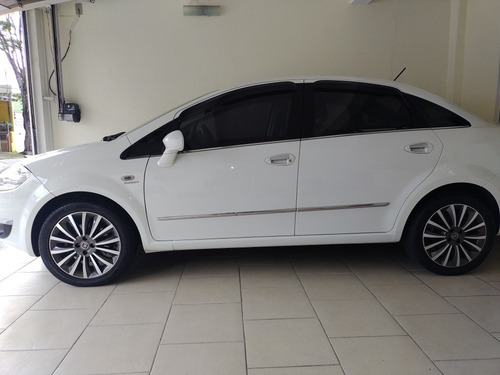 Fiat Linea 2015 1.8 16v Absolute Flex Dualogic 4p