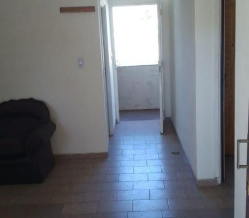 Casa De 4 Ambientes En Caseros Centro Lote 300m Ficha : 9804