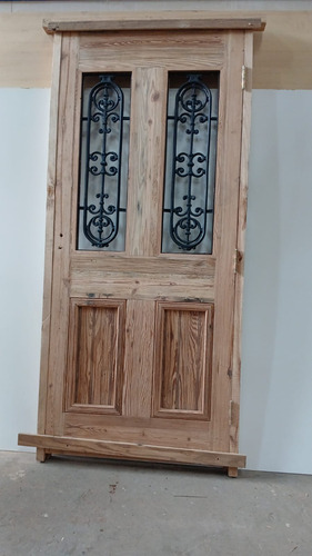 Puerta De Pinotea Una Hoja Con Reja Única Natural (Usado)