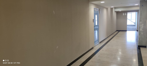 Imagen 1 de 23 de Oficina En Venta Remodelada En C.c Parque Cerro Verde Precio A Consultar