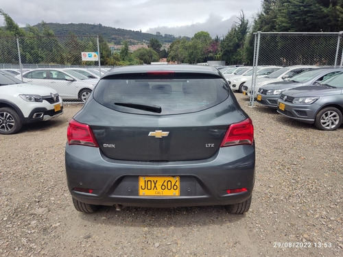 Imagen 6 de 6 de Chevrolet Onix Hb Ltz Mt - Jox606