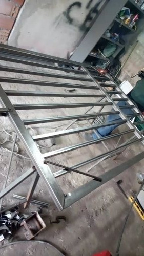 Imagem 2 de 5 de Serralheria & Caldeiraria . Manutenção E Reparo