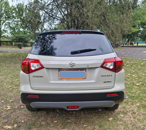 Imagen 13 de 17 de Suzuki Vitara Glx Sr Motor 1.6l 4x4 At 5 Puertas 2018