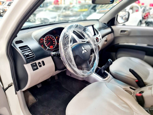 Mitsubishi L200 Triton 2.4 HLS 4X2 CD 16V
