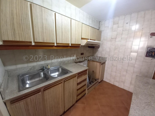 Amplio Y Comodo Apartamento Para Diseñar A Su Estilo Con Detalles Mediterraneos En Piedra Y Madera, Con Excelente Ubicacion Zona Norte De La Gran Valencia, Piso Medio, Edificio Conservado