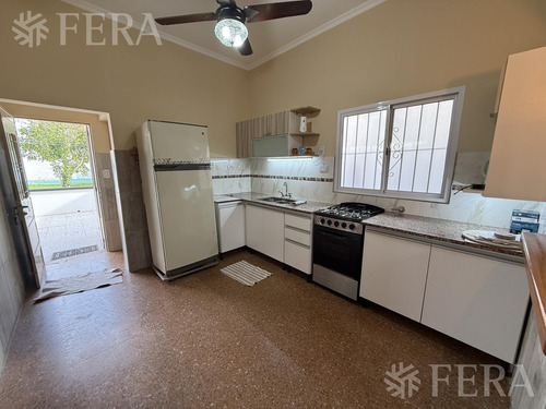 Venta Casa 6 Ambientes Con Cochera En Villa Dominico