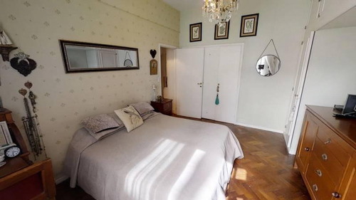 Montevideo Y Posadas - Excelente Piso De Categoría En Recoleta