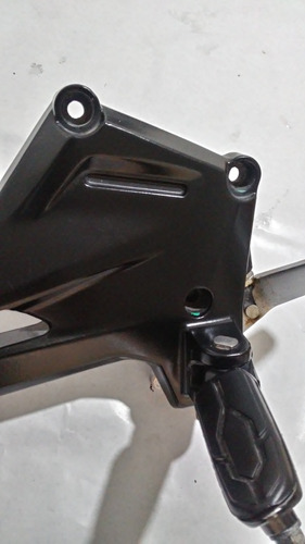 Soporte Apoya Pie Pedal Freno Dominar 400 Ug Original