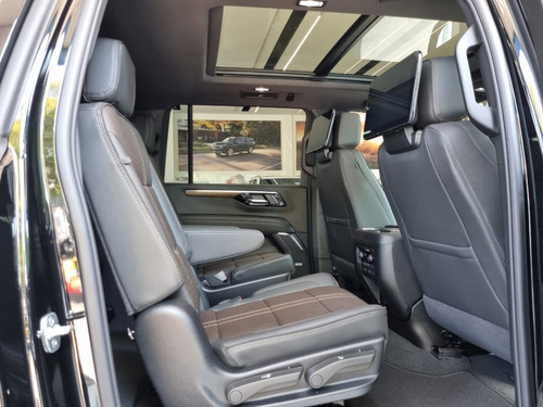 Chevrolet Suburban 6.2 High Country 4X4 At