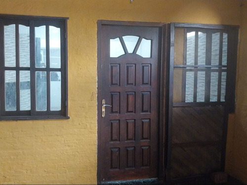 Casa En Excelente Estado En Cno. Tupá