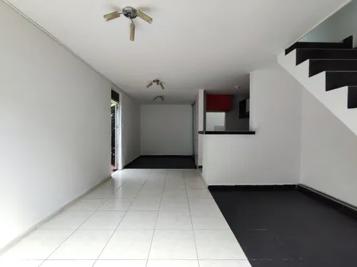 Casa En Venta En Los Trapiches. Cod V30139