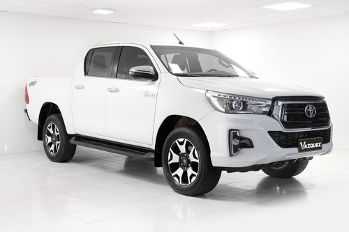 Imagen 2 de 15 de Toyota Hilux 2.8 Dc 4x4 Tdi Srx 2019