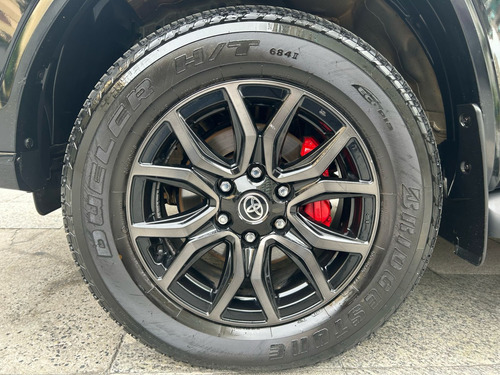 Toyota Hilux SW4 2.8 D-4D TURBO DIESEL GR-S 7L 4X4 AUTOMÁTICO