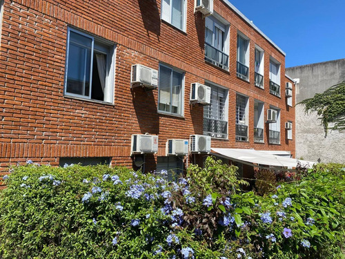 Apartamento En Planta Baja Con Jardín Y Deck