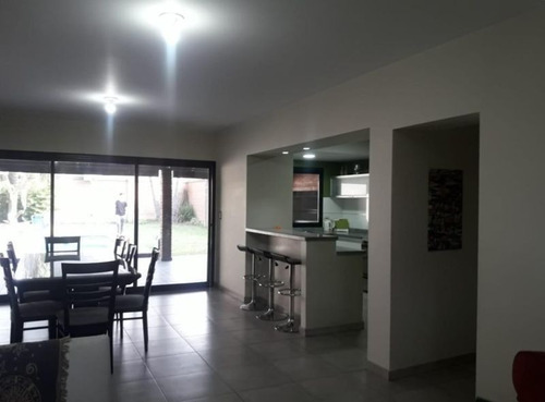 Imagen 8 de 17 de Casa En Venta En El Palomar