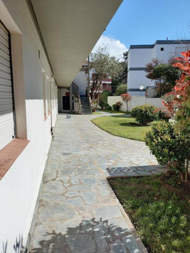 Departamento En Venta - 2 Dormitorios 1 Baño - Villa Gesell