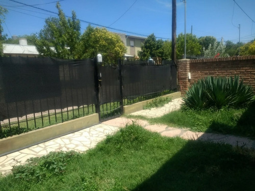 Imagen 3 de 12 de Casa Y Departamento En Barrio Balumba