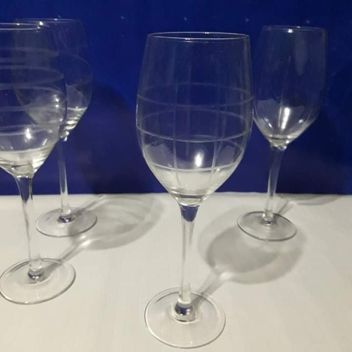 Imagen 9 de 9 de Set De Cuatro Copas De Vidrio Para Vino.nuevas. Marca Maint