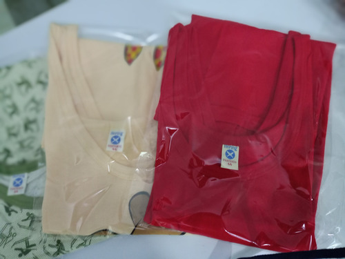 Imagem 4 de 6 de Kit 6 Camisetas Regata Marca Hering N°44 Estampadas E Lisas.