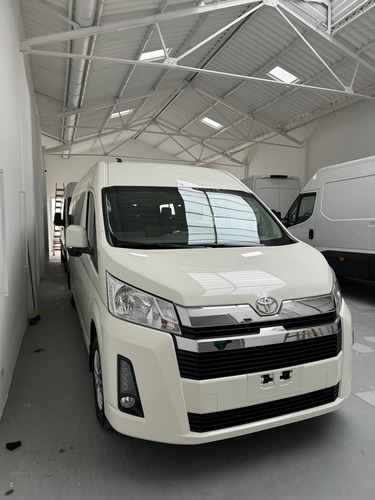 Toyota Hiace 2.8 Tdi Commuter 6at 14a
