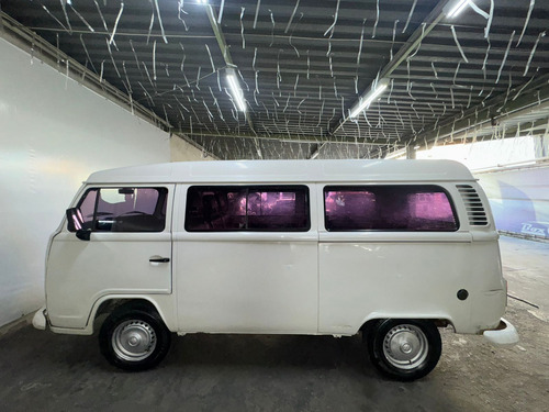 Volkswagen Kombi 1.4 Lotação Total Flex 3p