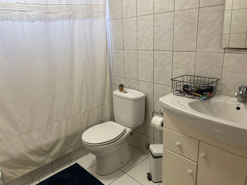 Casa En Venta De 4 Dorm. En Isla De Maipo