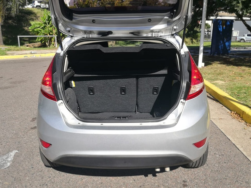 Ford Fiesta Kinetic Design Titanium 2013 Gris Manual